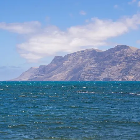 Famara Home Beach * פאמארה