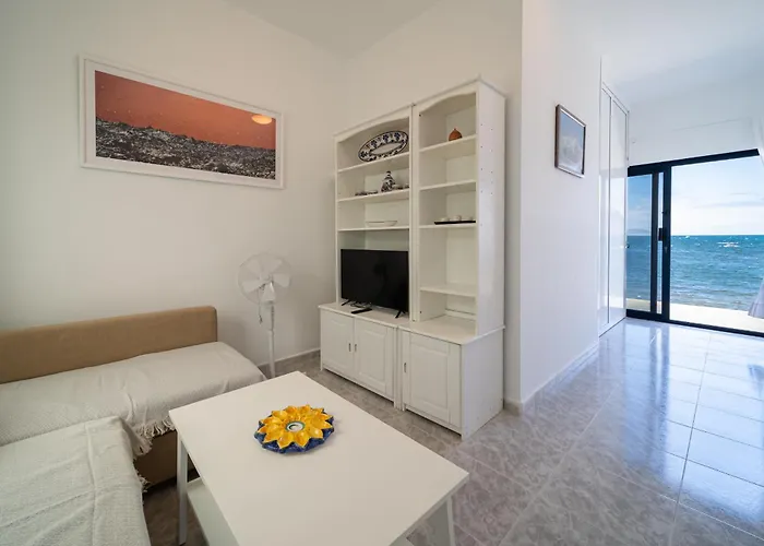 Famara Home Beach Apartment