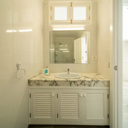 Famara Home Beach * Famara