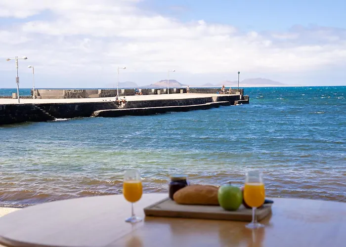 Famara Home Beach פאמארה