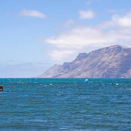 Famara Home Beach דירה